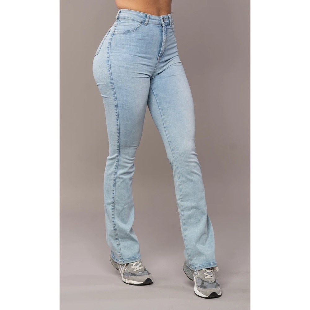Fit Jeans Flared Jeans in Vintage Blue